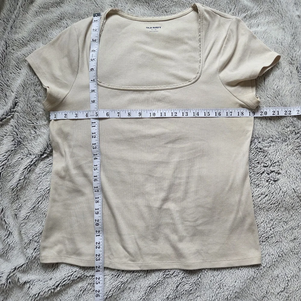 🌷Old Navy Women's XL Cream Squared Scoop Neck Short Sleeve Top - Picture 2 of 4